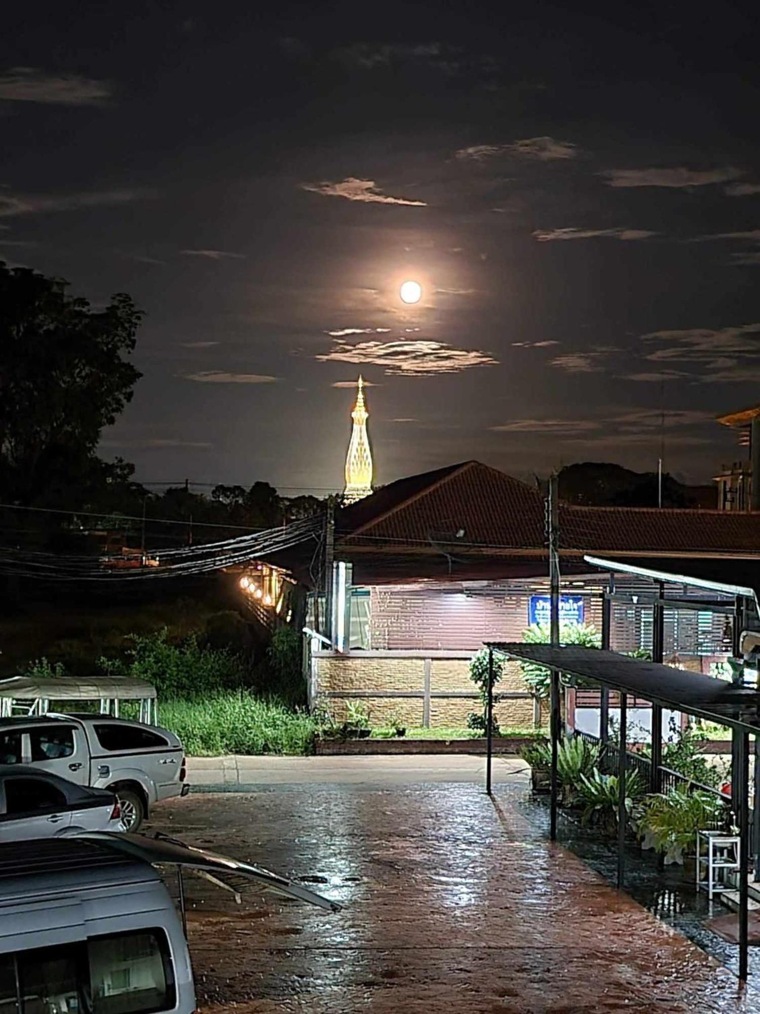 Baan Sabaijai Resort That Phanom Exteriér fotografie